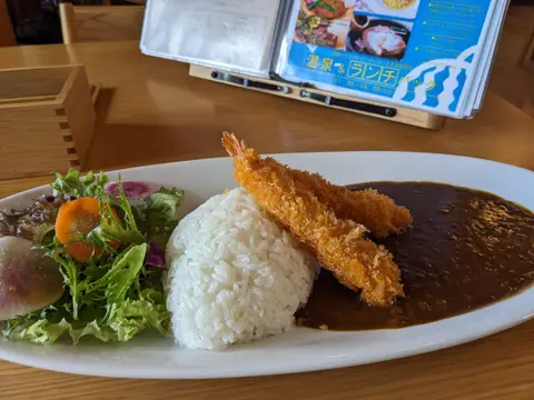 メープルロッジ エビフライカレー