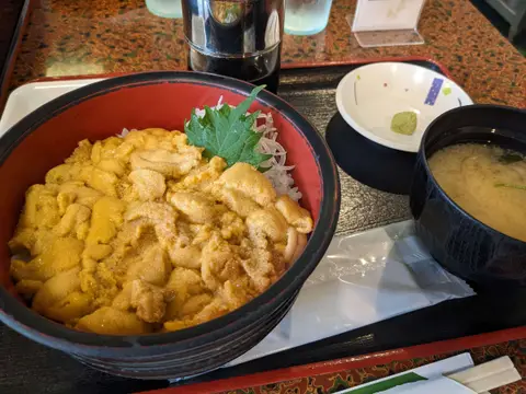お食事処積丹の幸みさき 生うに丼