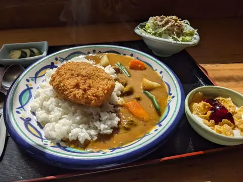 手作りキッチンなり田 男爵コロッケ・エゾ鹿カレーセット