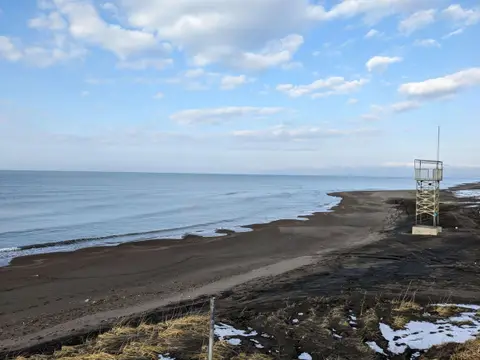番屋の湯 近くの砂浜