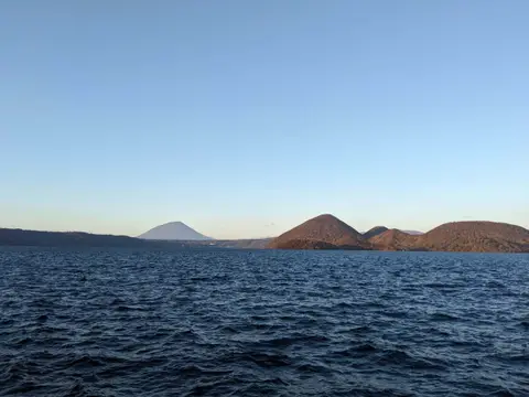 秋の洞爺湖
