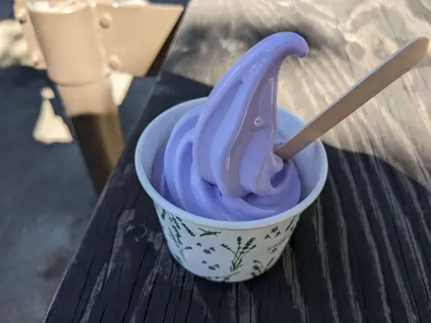 ファーム富田 ラベンダーソフトクリーム