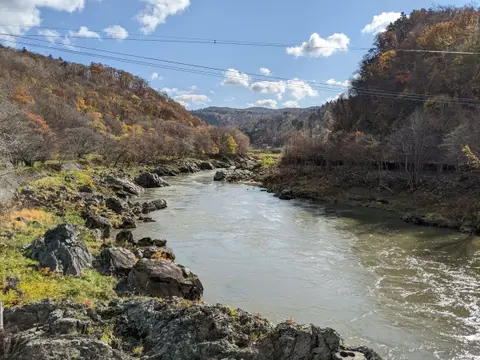 神居大橋からの景色 神居古潭おう穴群