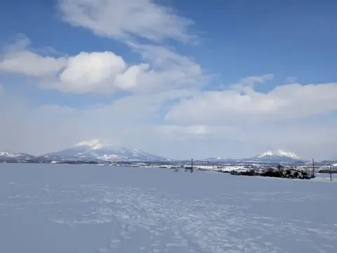 レークヒル・ファームから見える冬の羊蹄山